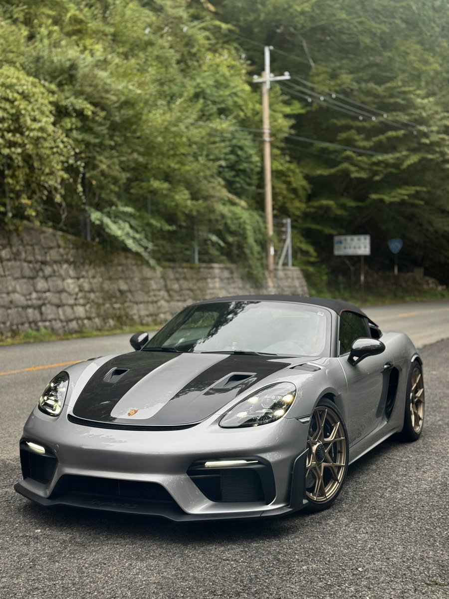 porsche_carlife's tweet image. 718スパイダーRSで、高野龍神スカイラインへ
中高速コーナーが多く、めちゃ楽しい道👍

#718SpyderRS #SpyderRS