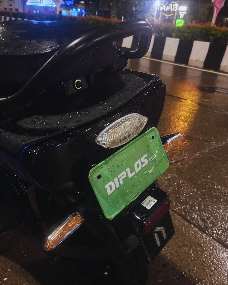 Even under a drizzle, the Diplos Max+ is ready for action. This isn't just a scooter; it's a promise, built for every kind of day.

#NumerosMotors #AlwaysMoving #DiplosMaxPlus #GetsItDone #EV