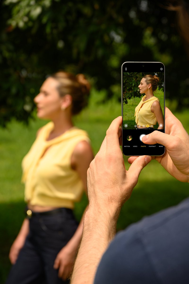 TCLMobileGlobal's tweet image. 🔆 Discover the perfect companion for photography enthusiasts—whether exploring the great outdoors, capturing special indoor moments, or taking stunning portrait shots.

- Sun-Friendly: Enjoy the glare-free NXTPAPER 60 Ultra display, perfect for bright sunlight.

- Capture Your…