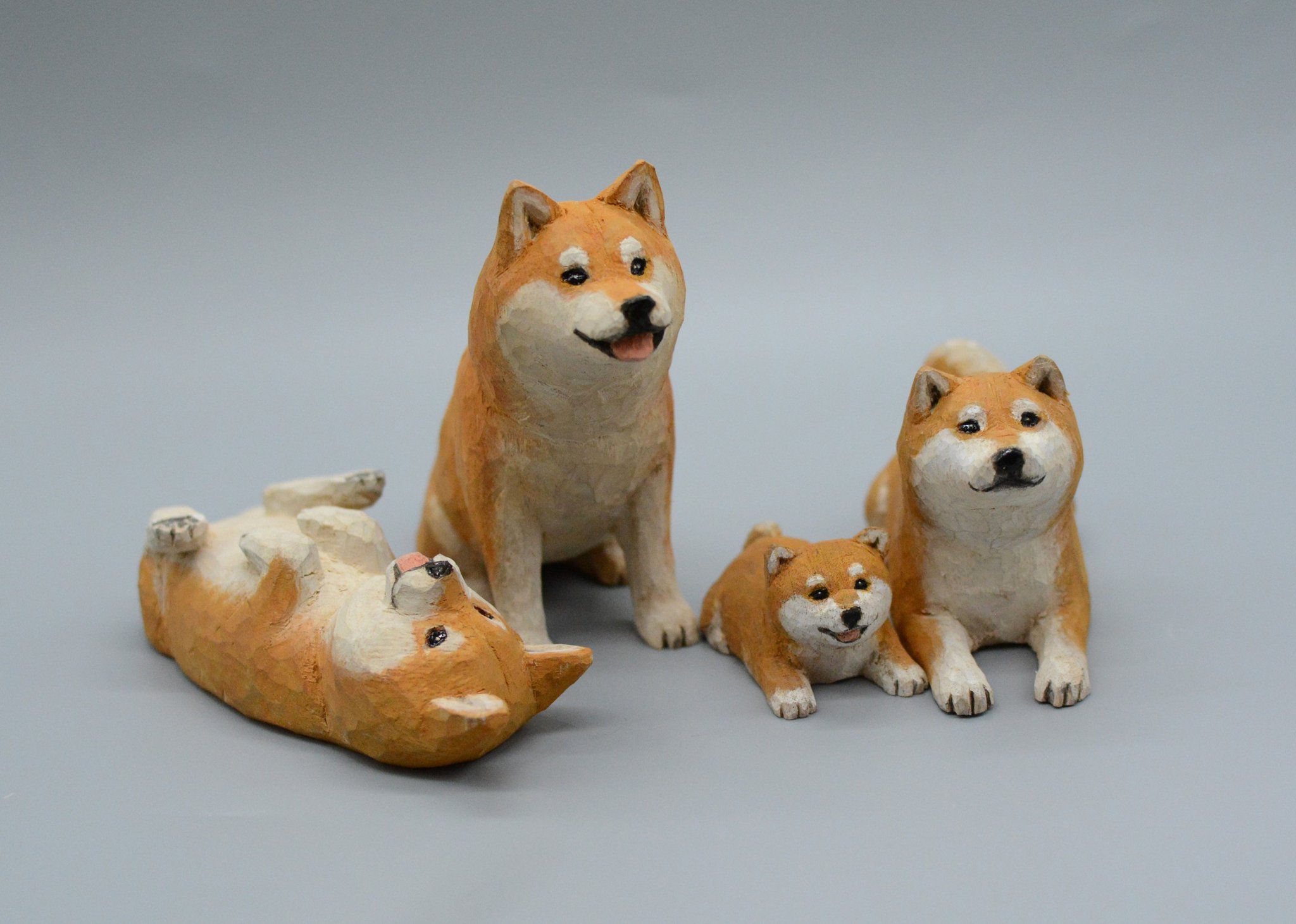 美品イタリア製の木彫りドクター？と犬 あかねの木彫り 「アヒルと犬」 赤柴 - メルカリ
