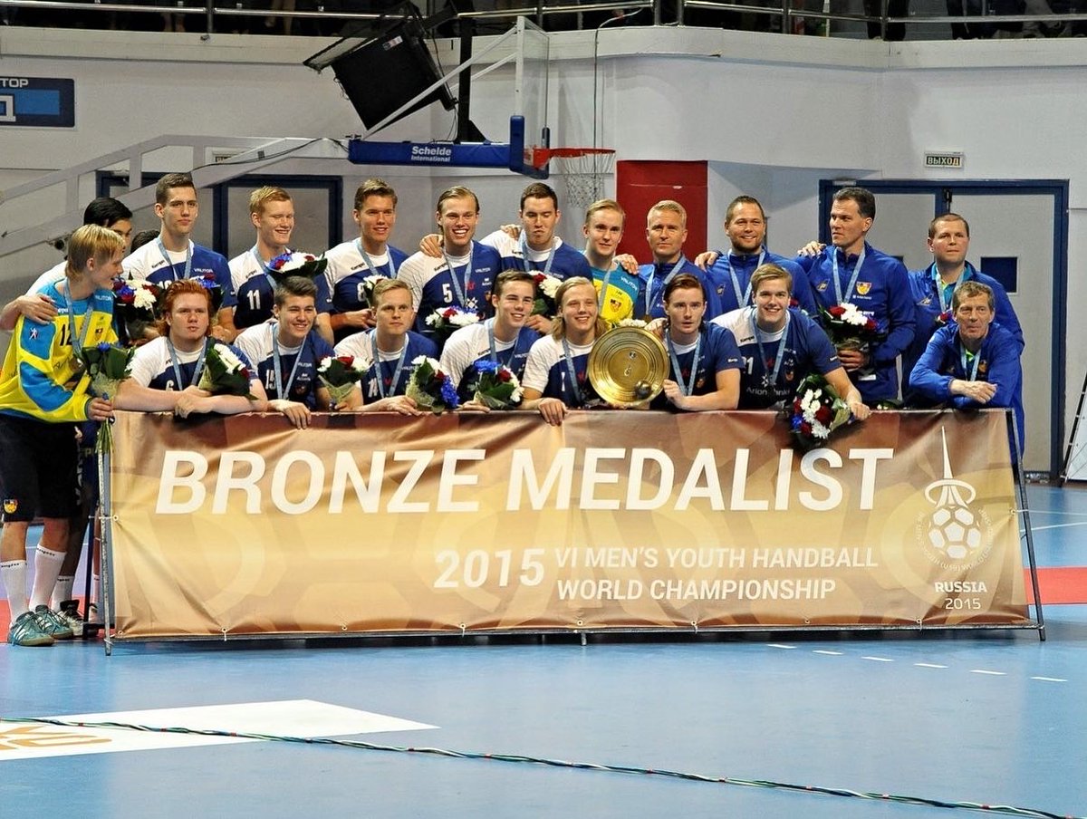 The most important lesson from my time as a professional athlete: consistency beats intensity.

#Sports #Consistency #Leadership