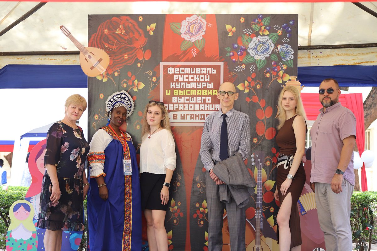 ▫️As part of the Festival's concert program, Russian singers Natalia Kirillova and Natalia Lakova performed. 

▫️Visitors were particularly interested in the exhibition of Russian higher education, which showcased universities from various regions of Russia.