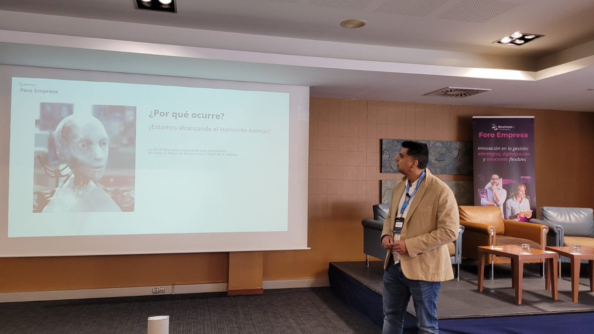 BusinessPlus_es's tweet photo. 👉🏻Tras el café Alberto Blanco Pérez, fundador en AB+ Marketing Digital, nos brinda una ponencia sobre Implementación ágil de IA para Pymes en Valladolid 📌 #ForoEmpresa https://t.co/Nki30F7HjO