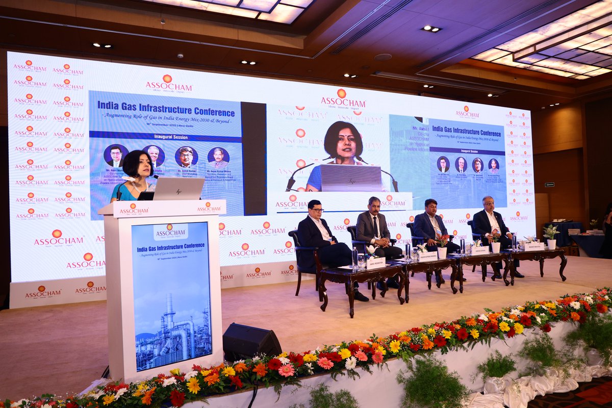 AnishaNDhawan's tweet image. Hosted India Gas Infrastructure Conference for @ASSOCHAM4India. India does not produce a lot of #gas and meets half the domestic demand via imports. That&apos;s risky yes. But as a cleaner #fossilfuel it has an important role to play as a bridge fuel in our clean energy transition