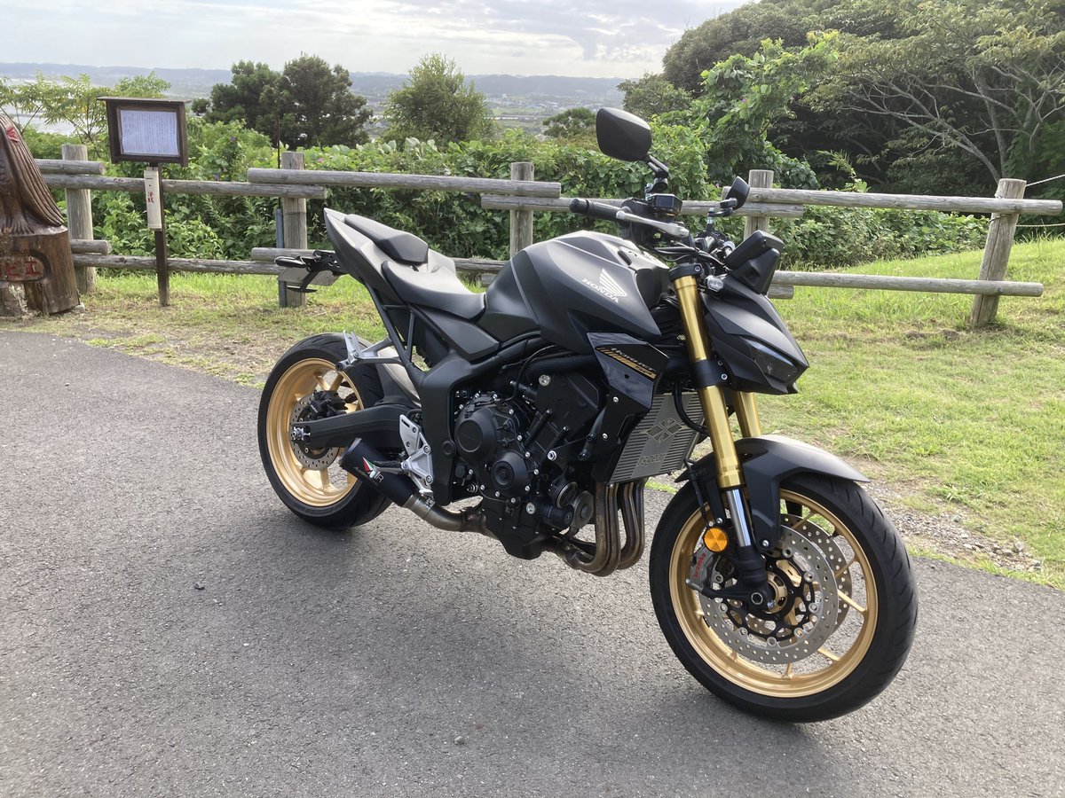 ホーネットのマフラー交換とフェンダーレスにしました🏍️