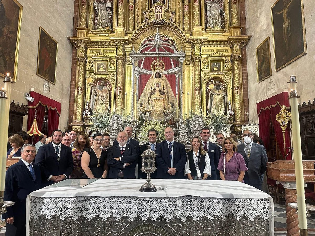 ASISTENCIA NOVENA NUESTRA SEÑORA DE LA MERCED CORONADA 

En la noche de ayer nuestra Hermandad, en la persona de nuestra Hermana Mayor y miembros de Junta de Gobierno participaron en la celebración del séptimo día de la Solemne Novena a Nuestra Señora de la Merced, junto a las