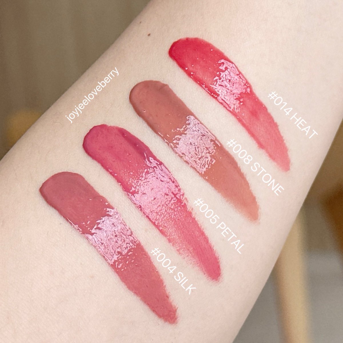 joyjeeloveberry's tweet image. กรี๊ดดด! ใครยังไม่ได้ลอง Lifter gloss ของ Maybelline คือพลาดมากกกก อันนี้กำลังเป็นกระแสเลยแก บอกเลยว่าวาวแบบ ตะโกนปากฉ่ำ ออกมาเลย สีคือแน่นชัดมากก ทาแล้วปากฉ่ำฟู โนฟิลเลอร์ ปากแห้งยังไงก็เอาอยู่ เพราะเค้าใส่ไฮยาเข้ามา ชุ่มชื้นสุดๆ จะสายฝอหรือสายเกา ทาปุ๊บคือดูแกรมขึ้นมาทันที…