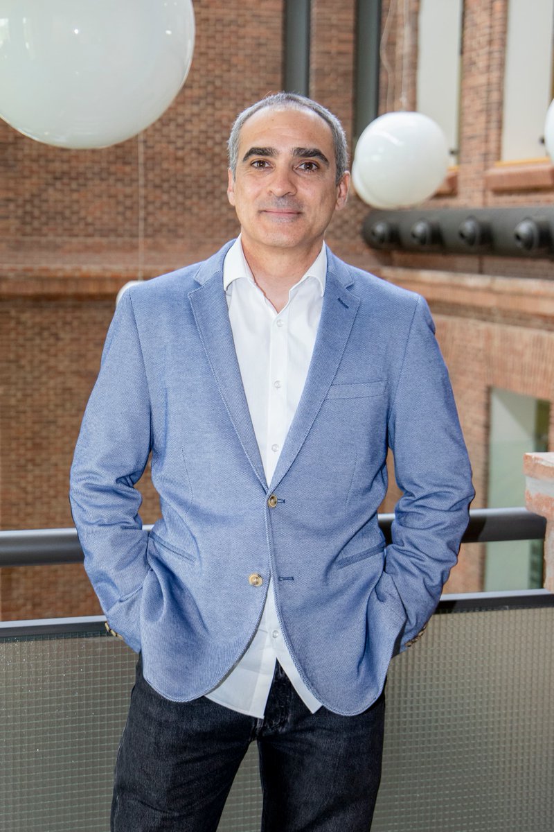 SEBiBC_es's tweet photo. El jueves estaremos en el Día de las Profesiones (Madrid, Plaza de Colón).
Nuestro vocal de formación Enrique @SEBiBC_es Carrillo explicará a jóvenes asistentes cómo iniciarse en la investigación y adentrarse en el mundo de la bioinformática.
👉https://t.co/d4OLUPwvXP https://t.co/hjH9jo3NgJ