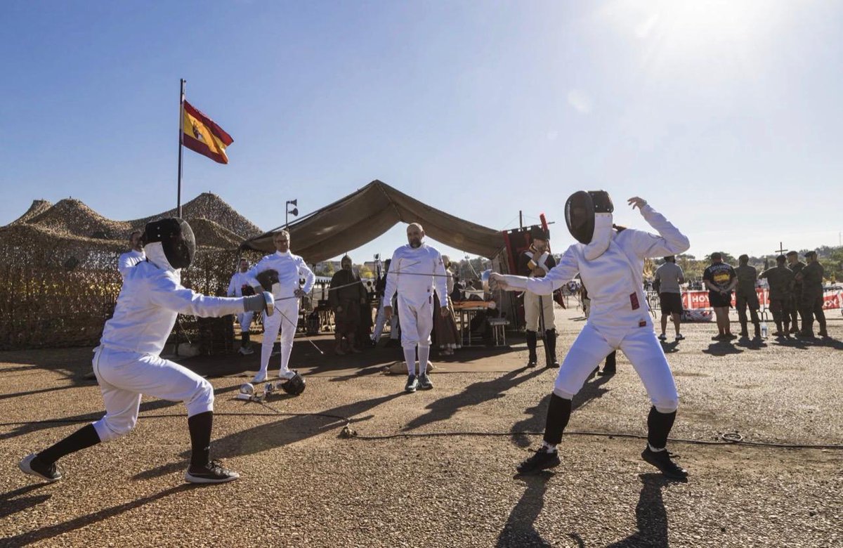Desafío San Fernando 2025. Base Militar General Menacho (Badajoz).
📸 Diario Hoy de Extremadura.
@aeba_badajoz
#esgrima #fencing #scherma #espada #badajozesdeporte #badajoz