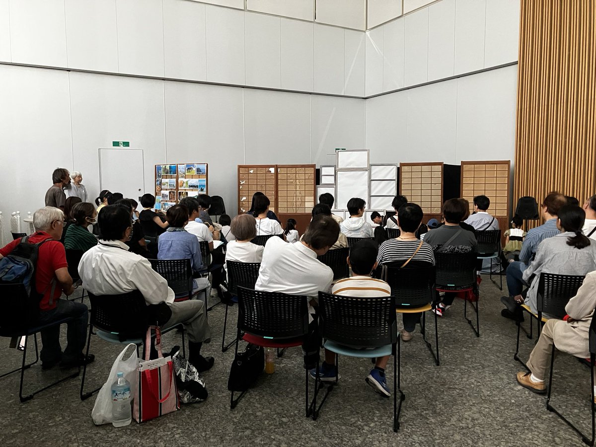 tetuK60's tweet image. 『鯨生』2025ツアー中野凱旋公演‼️
3日間で３ステージ＋ワークショップの日程が無事に終わりました❣️各ステージとも満員のお客さんでした。。。大感謝デス〜‼️奥田とおがっちも観に来て貰い、宇佐見には仕込を手伝って貰いましたぁ〜。。。
ナカノバでも影絵は出来るんだなぁ、、、