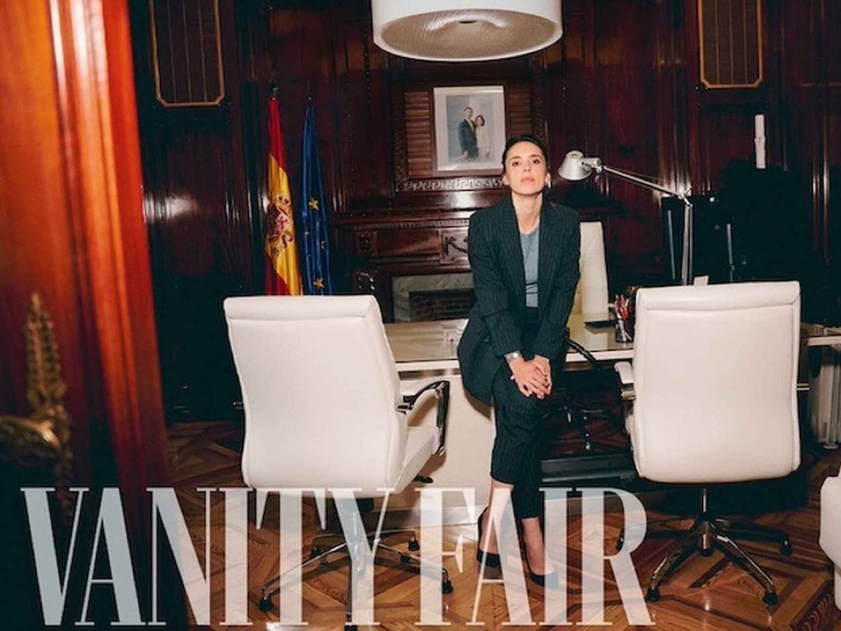 Irene Montero a Vanity Fair i amb el quadre dels Borbons de fons quan era ministre amb Marlaska i la massacre de Melilla.