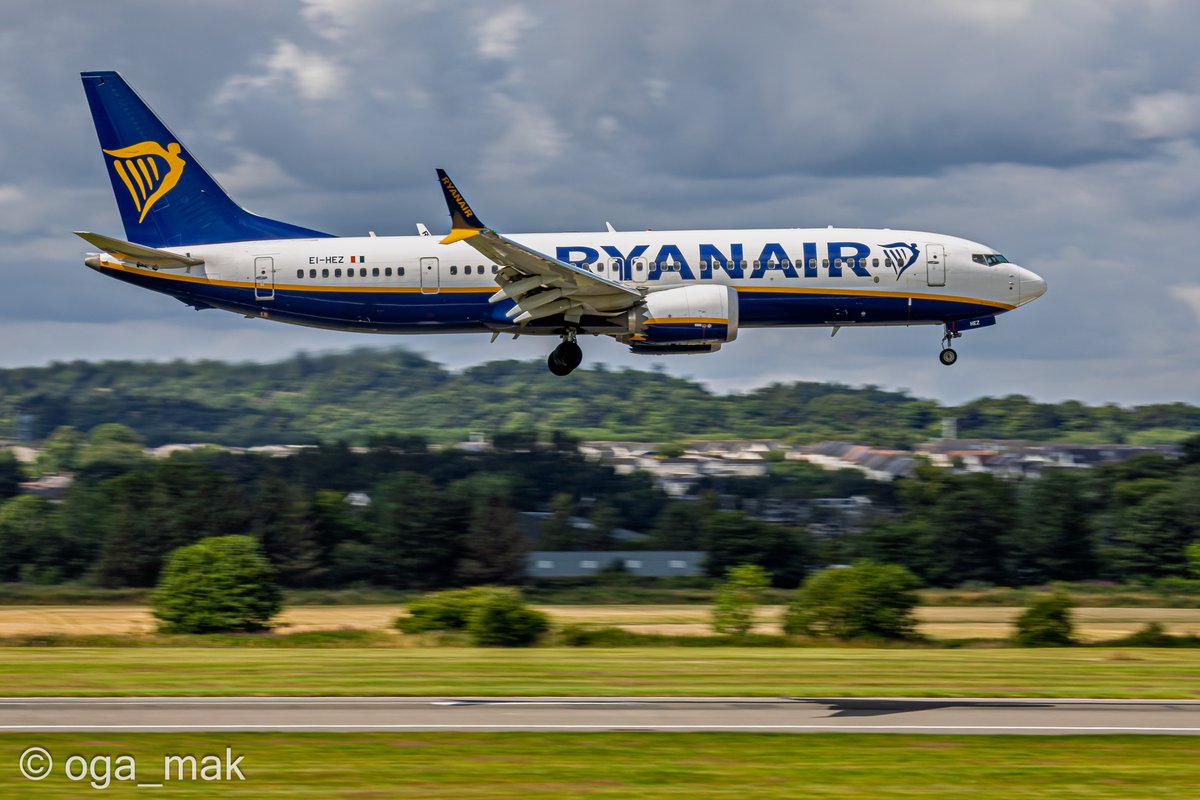 アイルランドのLCC、ライアンエアー。
*
✈️EI-HEZ🇮🇪 - Boeing 737 MAX 8-200 - Ryanair - FR7364(CRL-EDI)
*
📷Edinburgh Airport_RWY06↘ UK 16-07-2025 15:06
*
#キヤノン #Canon #EOSR1 #RF24240 #PureRAW5 #aviation #avgeek #EdinburghAirport #planespotting #UK遠征2025