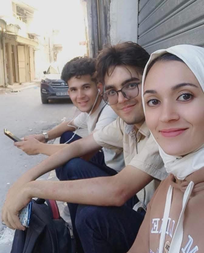 Palestinedaily1's tweet photo. Marwa, Motaz, and Montaser Musallam.
Three siblings who were killed in their house, remained under the rubble for 44 days. When they were retrieved, they were bones. https://t.co/dHWbzQSUWP