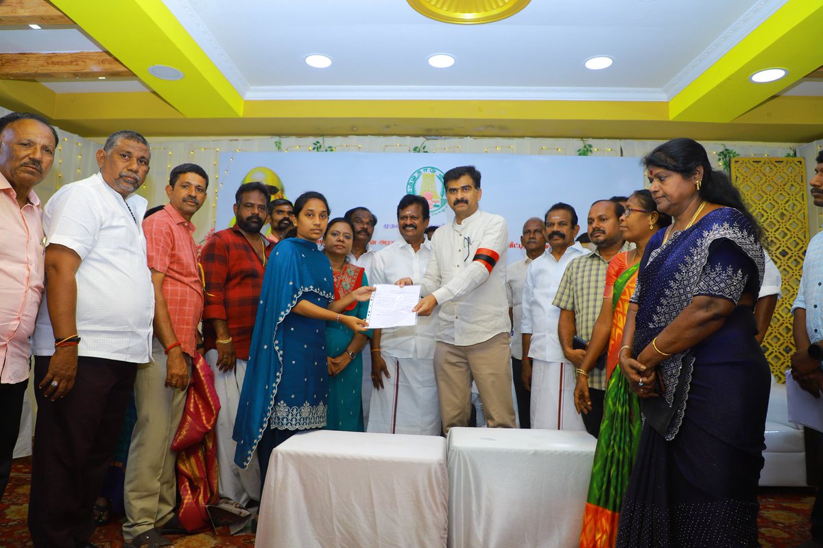 duraivaikooffl's tweet image. மாண்புமிகு தமிழ்நாடு முதலமைச்சர் அண்ணன் திரு. மு.க. ஸ்டாலின் அவர்கள், பொதுமக்களுக்கு தேவையான அரசின் அனைத்து சேவைகளையும் விரைவாகவும் எளிதாகவும் வெளிப்படைத் தன்மையோடும் அவர்களது இருப்பிடத்திற்கே கொண்டு சேர்க்கும் நோக்கில், “உங்களுடன் ஸ்டாலின்” என்ற திட்டத்தைத் தொடங்கி…