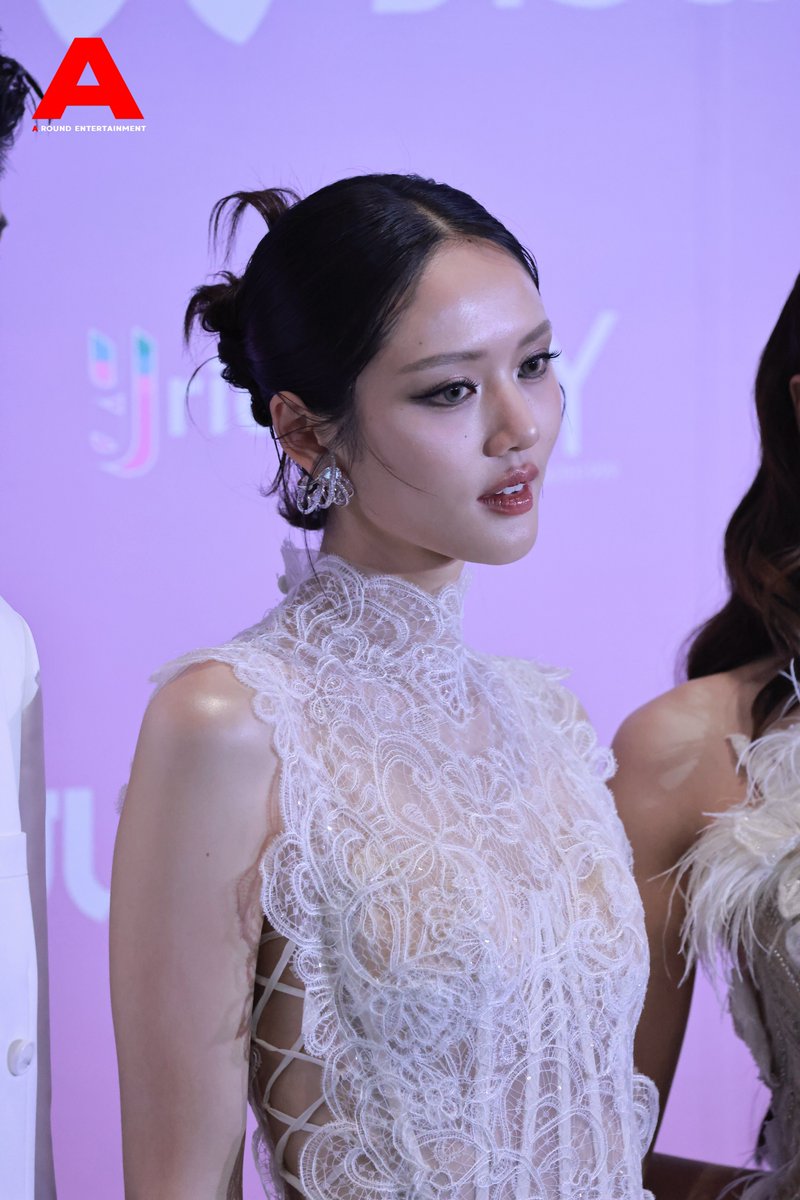 around_ent's tweet photo. “ลูกหมี ปัญญาพัชร” ร่วมเดิน Y Carpet ในงานประกาศรางวัล “Y Entertain Awards 2025 presented by JisuLife” 

LOOKMHEESONYA YENT2025

#YentertainAwards2025xLMSY
#YEntertainAwards2025xJisuLife
#LMSY #ลูกหมีซอนญ่า
#Lmlookmhee https://t.co/wlC1okXzLI