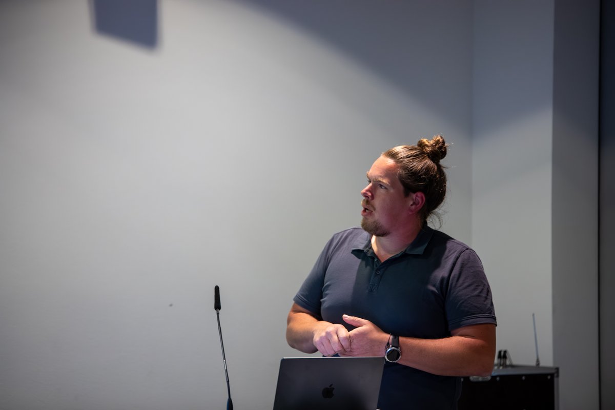 LunatechLabs's tweet image. Captured moments from our speaker @wjglerum, at @JavaForumNord Hannover 🇩🇪! 
#Lunatech #JavaForumNord #Conference