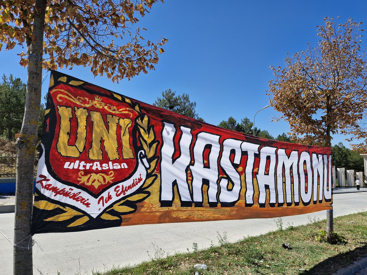 KAMPÜSLERİN TEK EFENDİSİ !

Kampüs girişinde standımızı kurduk. Galatasaray'ımıza gönül vermiş tüm kardeşlerimizi bekleriz.

#ultrAslanUNI