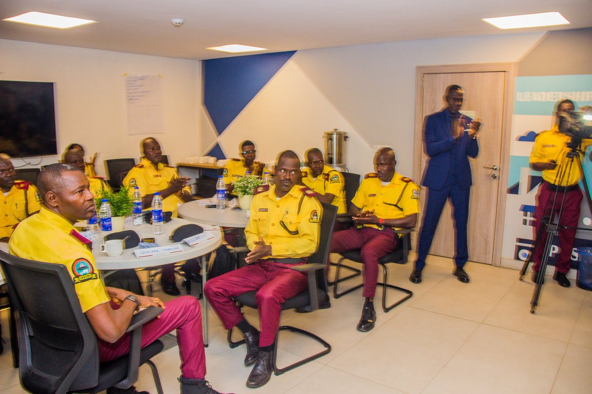 followlastma's tweet image. #Batch3
#Day2
#LASTMAManagementTraining
Topic: #Emotionalintelligence

Emotional intelligence (EI) refers to the ability to recognize and understand emotions in oneself and others

Integrating emotional intelligence (EI) into traffic management can improve road safety, reduce…