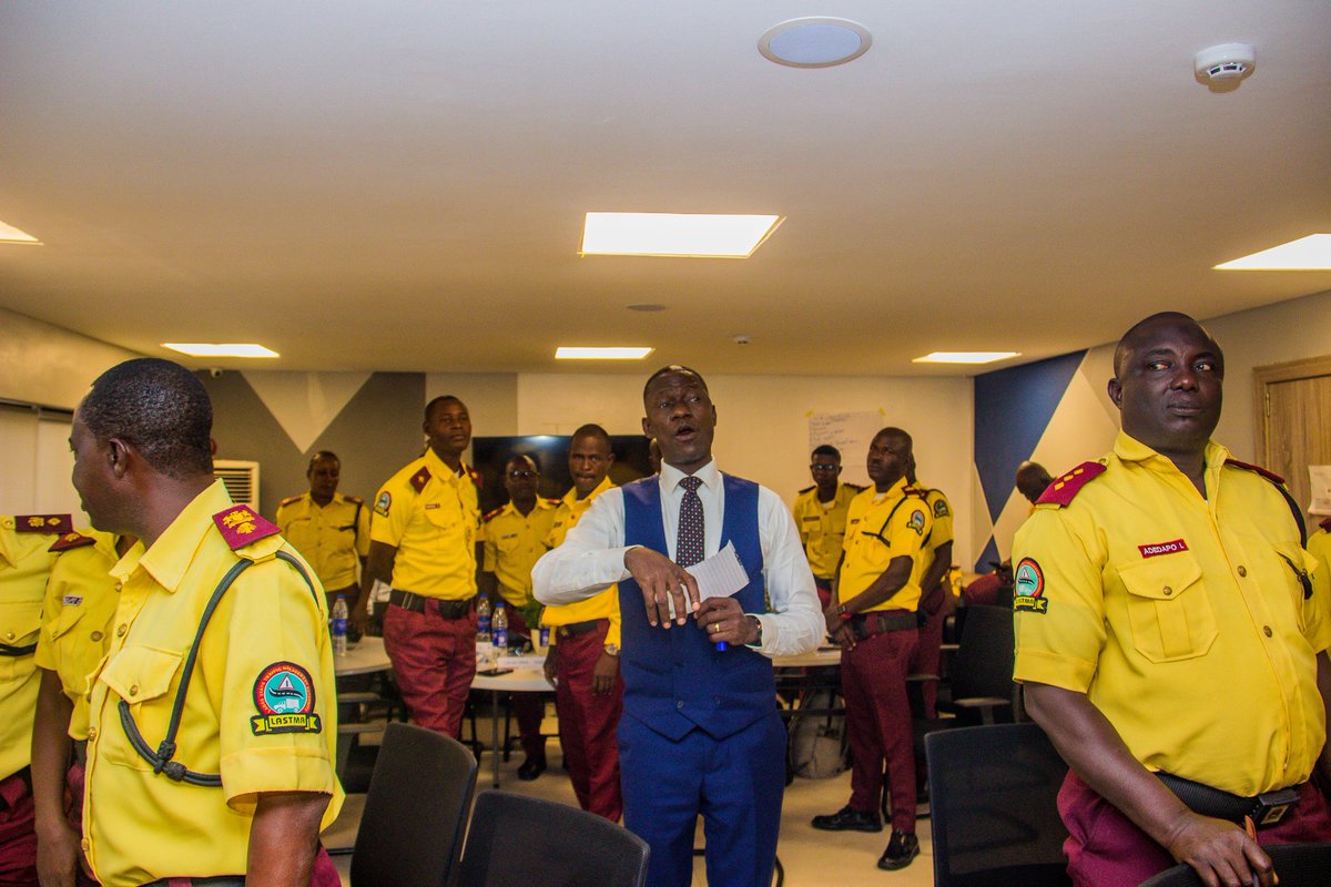 followlastma's tweet image. #Batch3
#Day2
#LASTMAManagementTraining
Topic: #Emotionalintelligence

Emotional intelligence (EI) refers to the ability to recognize and understand emotions in oneself and others

Integrating emotional intelligence (EI) into traffic management can improve road safety, reduce…