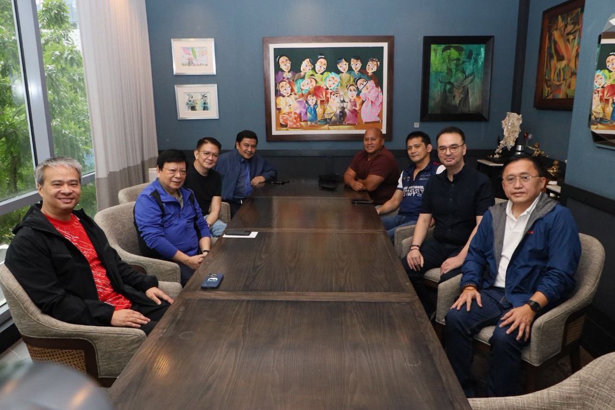 jesusfalcis's tweet image. The lawyer of Brice Hernandez, Raymond Fortun, says there are six Senators that Brice can implicate in the flood control scam with evidence.

FOUR of the six are incumbent Senators daw.

Do you think all four are in the Minority DDS bloc below? 👊

I can see two people below that…