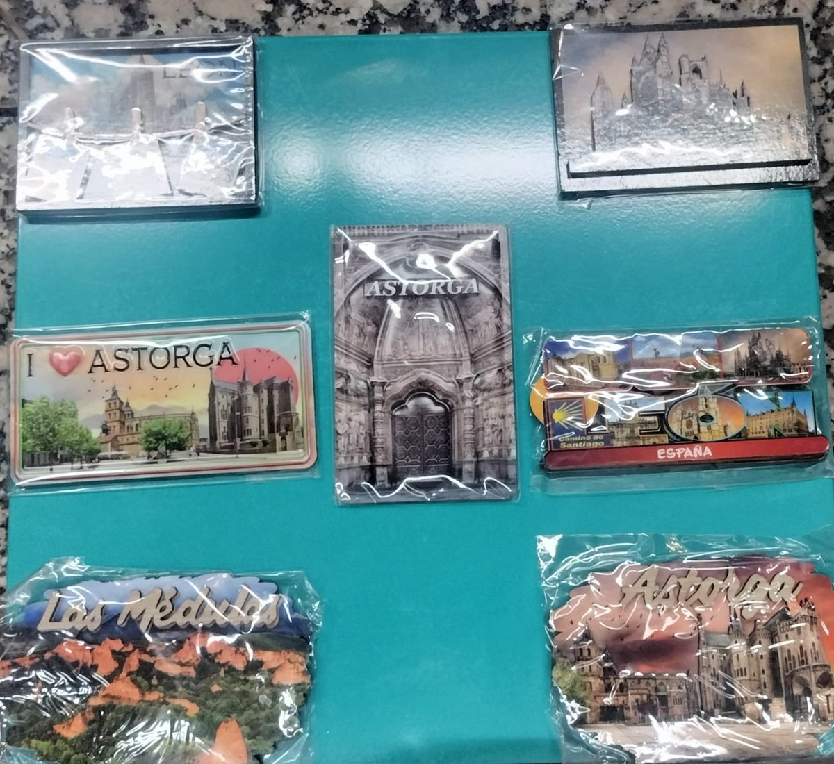 ElKioscodeMarce's tweet image. Ya tenemos los nuevos imanes y las nuevas postales para tener un recuerdo de la ciudad