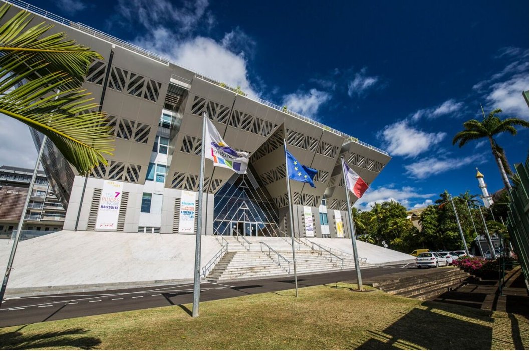SYNERGY | Interreg Europe Project (@eu_synergy) on Twitter photo 👋 Meet #SYNERGY partners!
Today we introduce: <a href="/Region_Reunion/">Région Réunion</a> Regional Council 🇫🇷
📍 France – Réunion Island
💡 Role in #SYNERGY:
🔹 Streamline R&I funding
🔹 Share & learn best practices
🔹 Boost stakeholder-driven projects
👉 Follow us to meet more partners! 👋 Meet #SYNERGY partners!
Today we introduce: <a href="/Region_Reunion/">Région Réunion</a> Regional Council 🇫🇷
📍 France – Réunion Island
💡 Role in #SYNERGY:
🔹 Streamline R&I funding
🔹 Share & learn best practices
🔹 Boost stakeholder-driven projects
👉 Follow us to meet more partners!