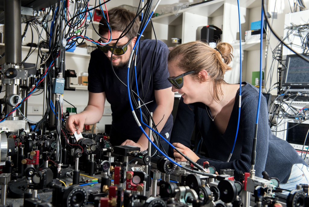 QUANTUMunivie's tweet image. 🎙️🧑🏽‍🎓 Faculty open presentation by new PhD candidates!

🤝 Connect with new PhD students to discuss interesting research questions.

🔗 More information: ssc-physik.univie.ac.at/en/studying/do…

📸: © Barbara Mair

#QuantumScience #PhD #PhDStudents #StudentTalk #Networking