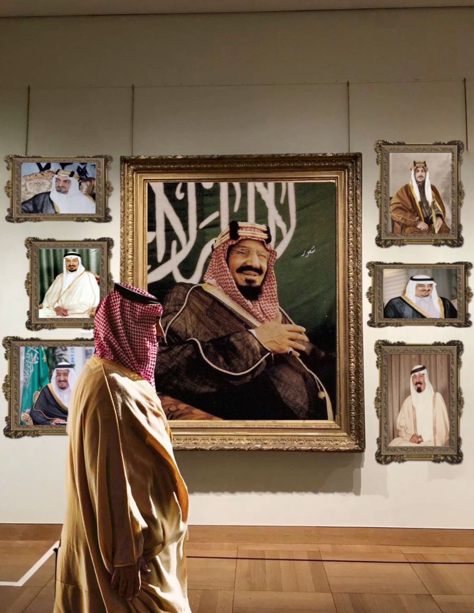 ذي بلاد معزي الاول وذي درّة حفيده
وذي مهابط محكم التنزيل والشرع الالهي

رفرفِ الخفاق الاخضر باول اركان العقيده
واحتمي لا قال ابو سلمان في وجهي وجاهي

ذا حفيد للعزوتين اللي مغازيهم بعيده
ذا ولد سلمان حامي نجد داهية الدواهي

يالسعوديه تحت ظله وبرياه السديده
هو عليه يحقق الاحلام