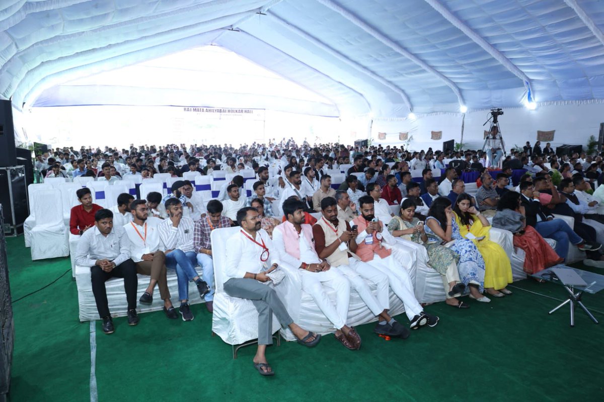 DrVirendraSS's tweet image. Attended the inauguration session of 12th @PharmaVisionOrg National Convention at Oxford International College, Indore, alongside Shri @Indersinghsjp Ji, Hon’ble Minister of Ayush &amp;amp; Higher Education, Govt of Madhya Pradesh on the theme &apos;Indian Pharmacist - Innovation to Impact…