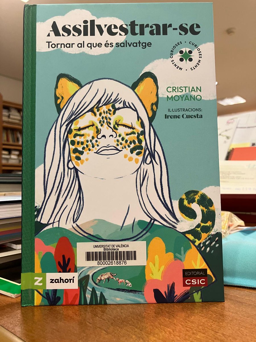 🌿Assilvestrar-se. Tornar al que és salvatge. Aquest llibre acaba d’arribar a la #BibliotecaBotànicUV i ens agrada molt allò que proposa: mirar el nostre voltant i percebre d’una forma distinta la natura i els animals que també estan per ací. Autor <a href="/_CristianMoyano/">Cristian Moyano</a>