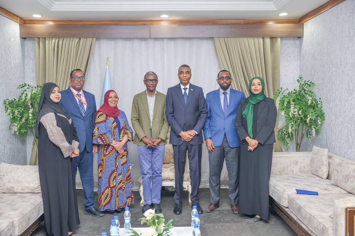 H.E. Prime Minister <a href="/HamzaAbdiBarre/">Hamza Abdi Barre</a> received the Regional Director for Eastern and Central Africa at Care International, Mr. Apollo Gabzira, at his office and discussed exacerbating the development agency’s projects in Somalia, aligning with the government’s National