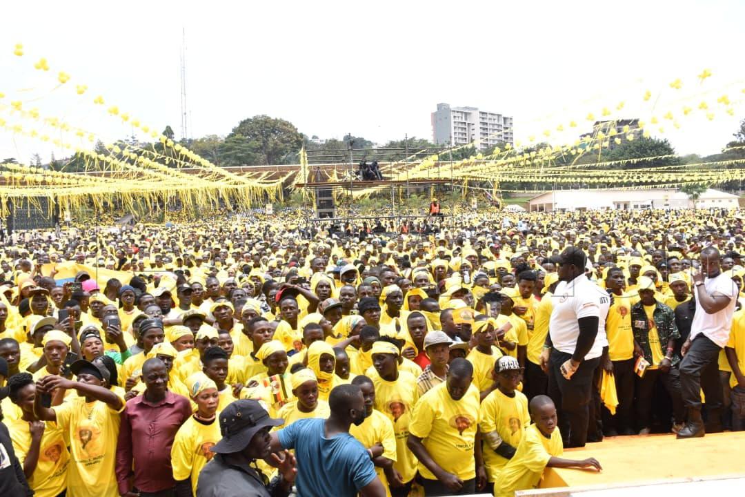 Happening Now: Kololo Ceremonial Grounds packed as thousands turn up for the Presidential Nomination Rally in support of their candidate. 🇺🇬✨

#M7Nomination #ProtectingTheGains #KololoRally #UgDecides2026
#ONC