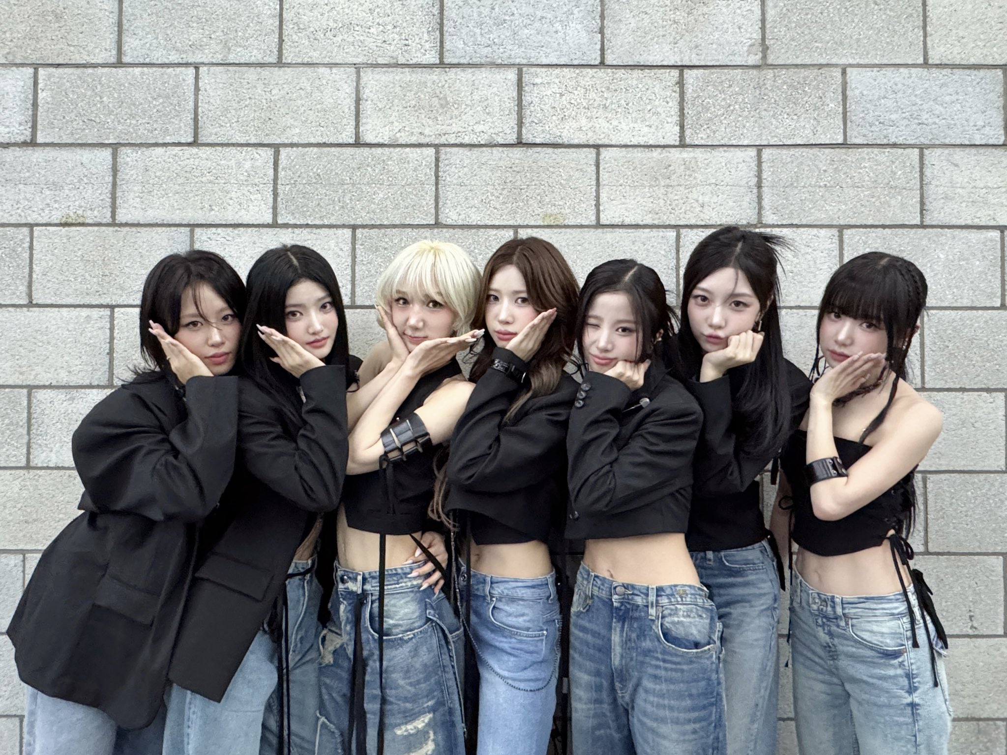 G1hlNNCaoAA2o2A?format=jpg&name=large