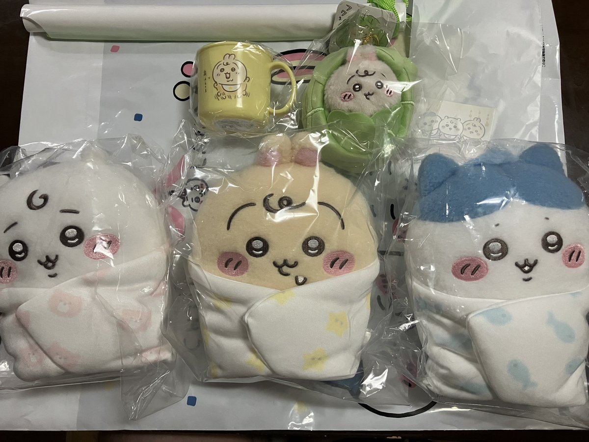 ちいかわchiikawababyハチワレ ちいかわ うさぎ特典プラコップ付き り軍 on X: 