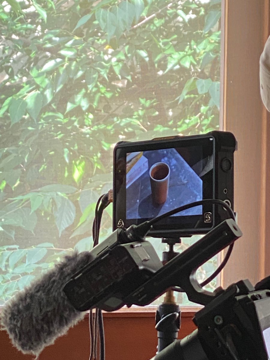 今週の「新 美の巨人たち」は「柳宗悦のプロデュース術」がテーマ。写真は収録時のひとコマ。関心ある方はぜひご覧ください。

■ テレ東｜新 美の巨人たち
柳宗悦のプロデュース術
tv-tokyo.co.jp/kyojin/smp/

9/27（土）22:15より