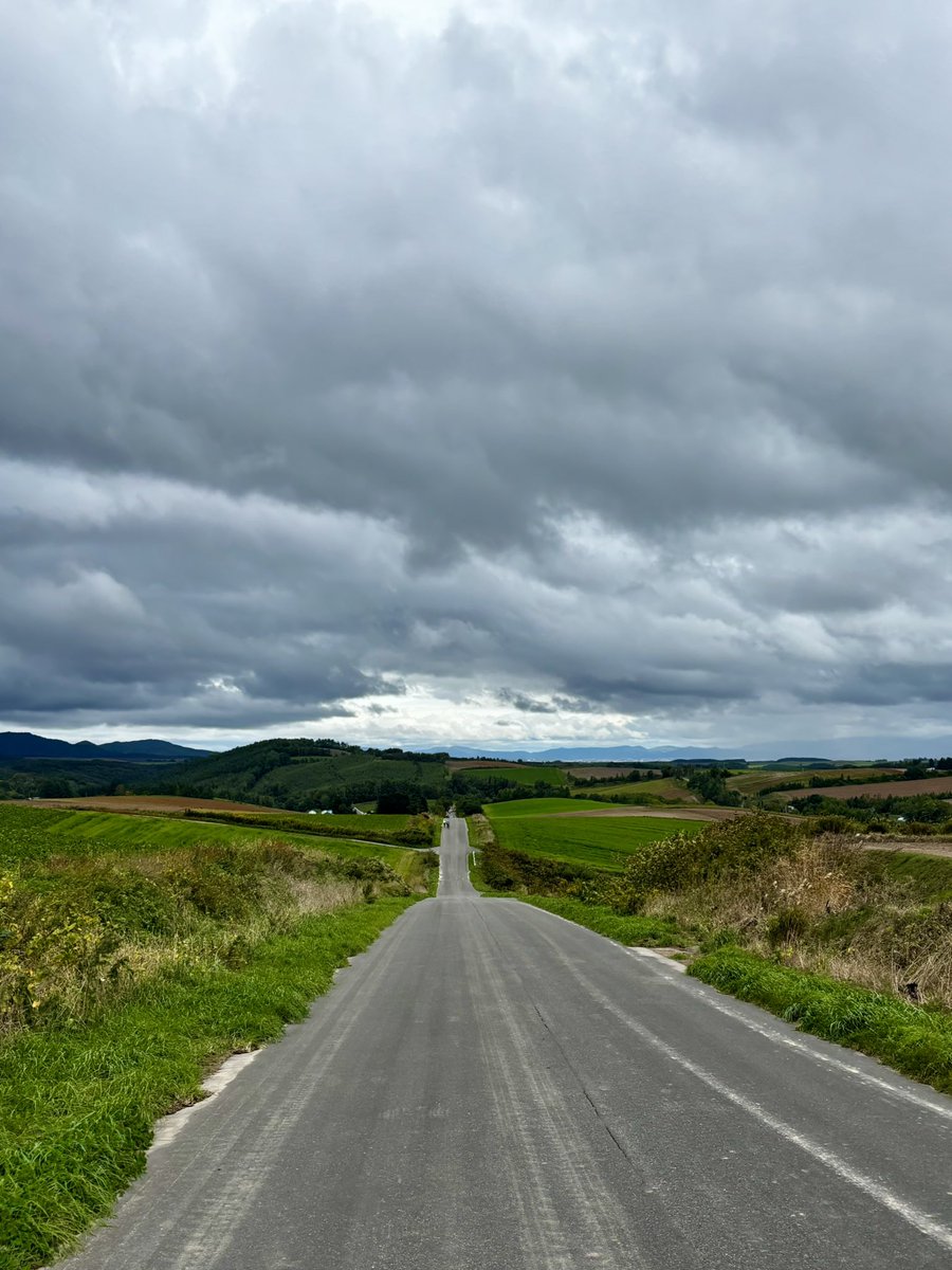 美瑛町の大自然を堪能するファンライド🌳
ここにしかない景色がとても新鮮でした。
ロードバイクの旅もいいですね。
#丘のまち美瑛