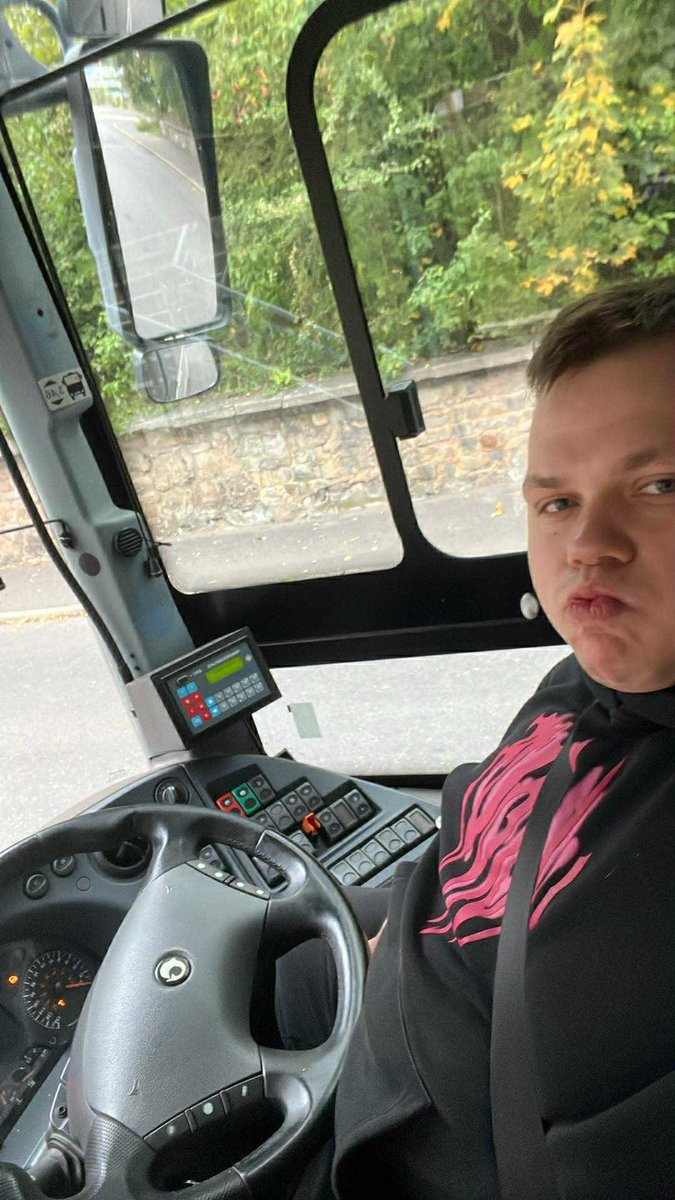 dlaczego ten gosciu nei chce mi wydac reszty za bilet?