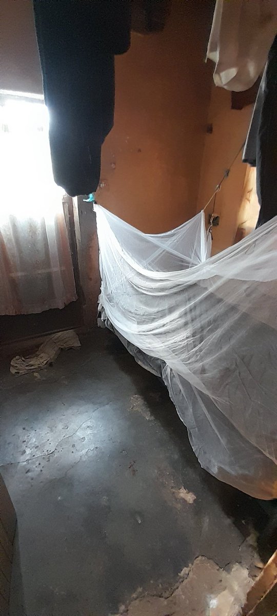 weissergerber's tweet photo. House for rent in bunga kalungu for 750k ending at 700k payment atleast 6 months call 0784970276 thanks https://t.co/P4Tt64U5mE
