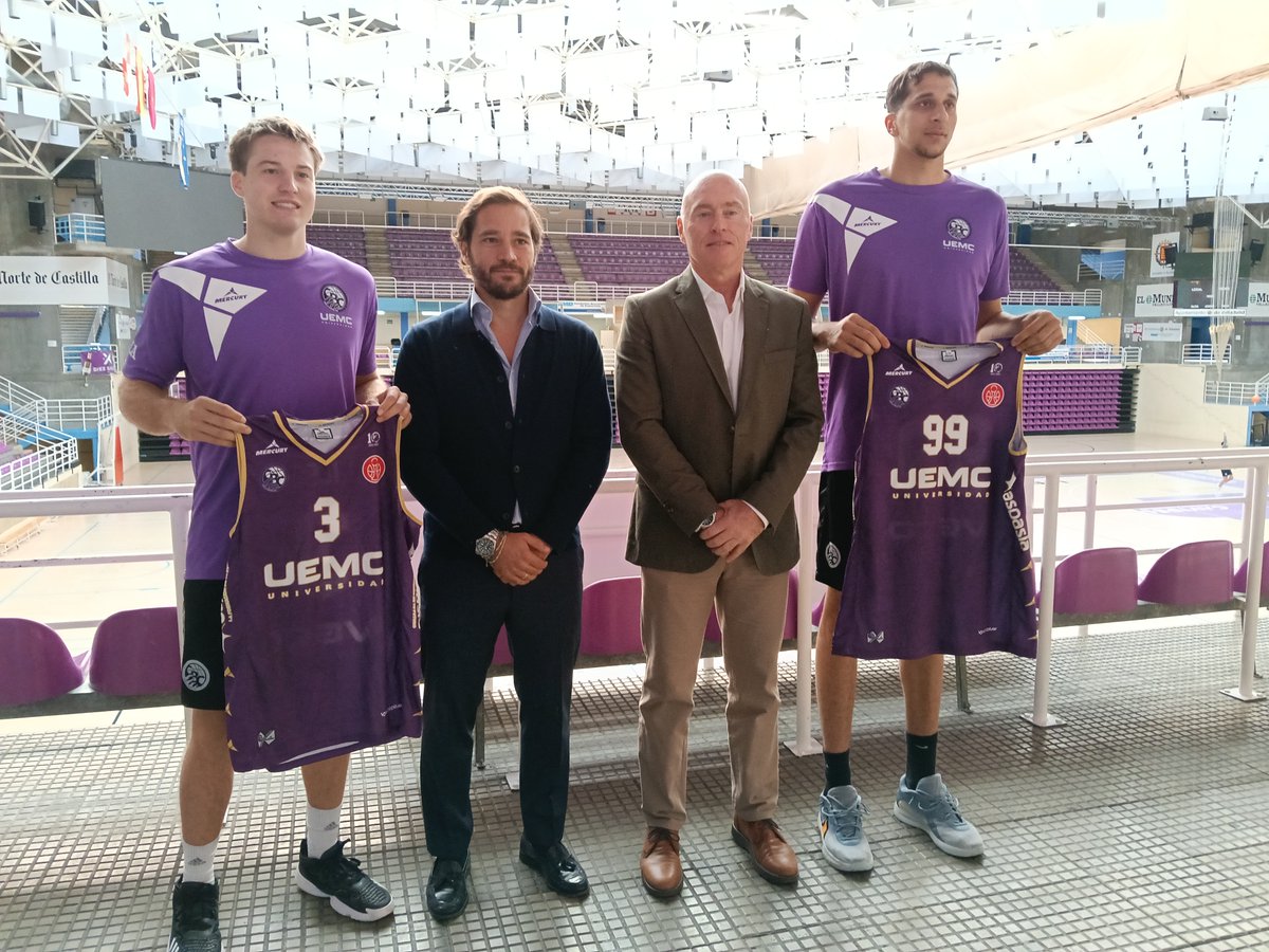 🎙️ RUEDA DE PRENSA

Presentación oficial de Fares Ochi (<a href="/FaresOchi99/">Fares Ochi</a>) y Isaac 'Ice' Haney (<a href="/IceHaney3/">Isaac Haney</a>) como nuevos jugadores del <a href="/UEMC/">UEMC</a> CBCV.

🔗 youtu.be/JWDYqYCFFMI

<a href="/UEMC/">UEMC</a> #PucelaBasket