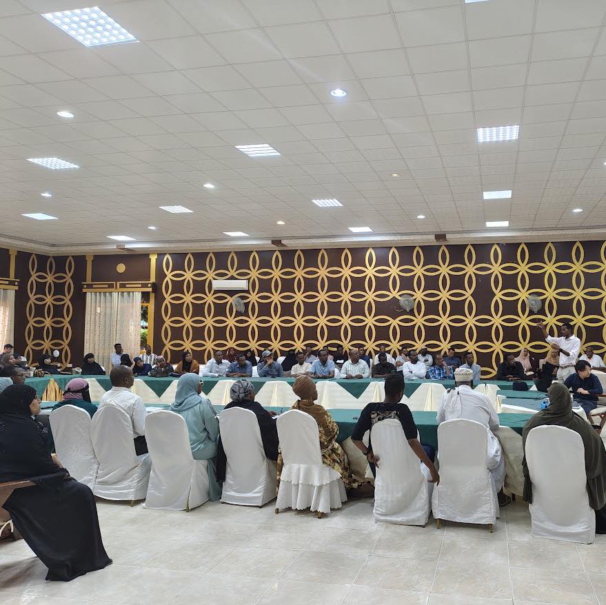 Last week, nearly 70 Abaarso School parents joined a special all-parent meeting. Abaarso management shared updates on the new discipline system, while Post-Abaarso Director Elizabeth provided insights on student opportunities abroad and the impact of the U.S. travel ban on visas.