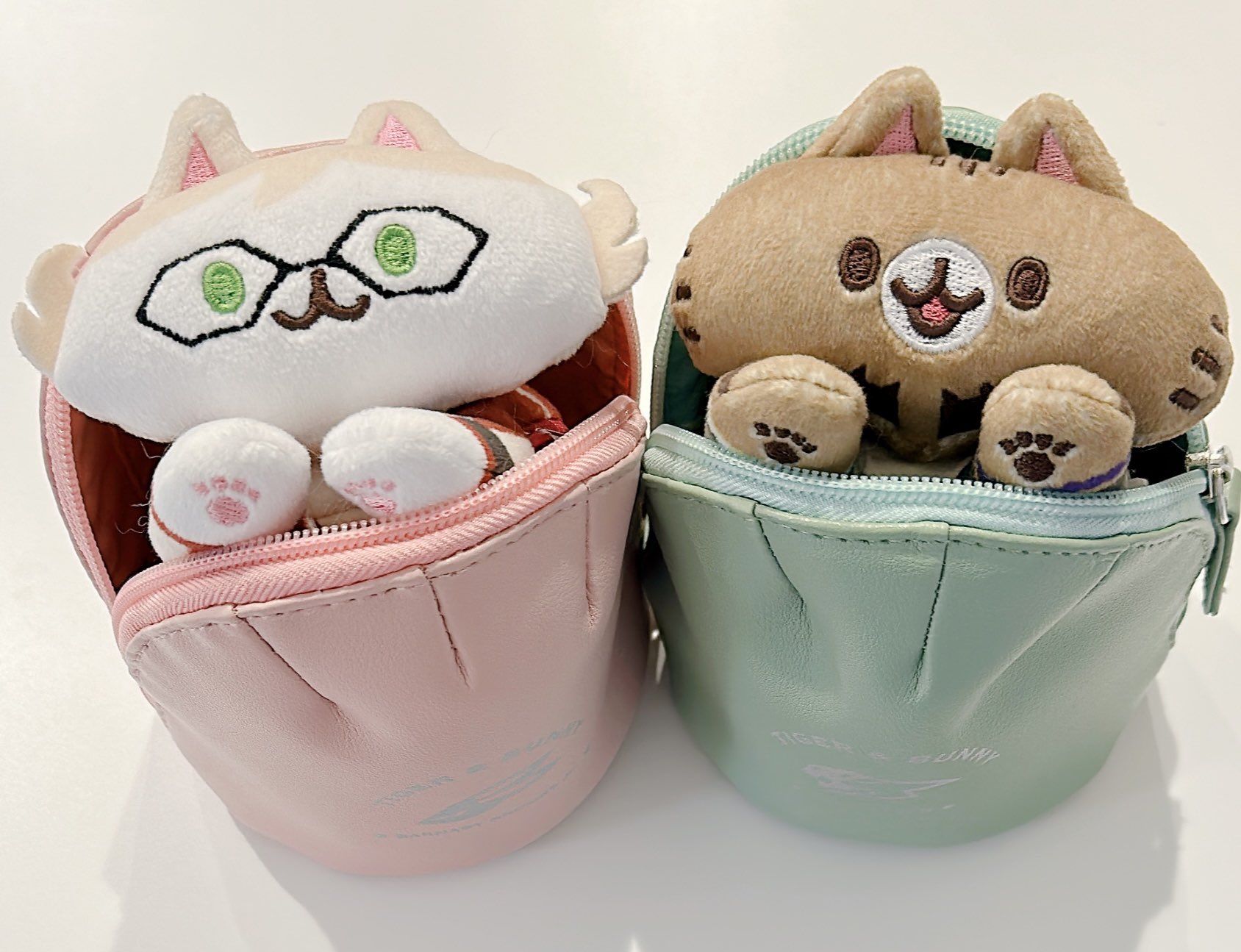 わか✿プロフ一読願　BIGすのチル　お座りポーチ　ピンク　Man わか✿プロフ一読願様専用 BIGすのチル お座りポーチ ピンク SnowMan