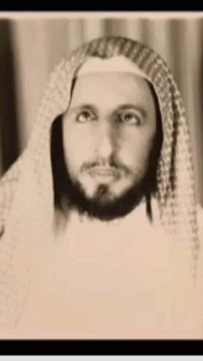 فقدت بلادنا صباح اليوم الثلاثاء رمزاً كبيراً من أهل العلم والفضل، سماحة الشيخ  عبدالعزيز بن عبدالله بن محمد بن عبداللطيف آل الشيخ (١٣٦٢-١٤٤٧هـ) #مفتي_عام_المملكة ورئيس هيئة كبار العلماء.

غفر الله له ورحمه وعوّض الأمة خيراً
إذا ما مات ذو علمٍ وفضل .. فقد ثُلِمت من الإسلام ثلمة