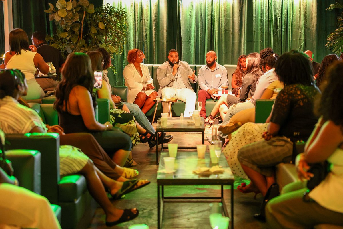 CandicethePA's tweet photo. I had the honor of hosting The Medical Mixer, a networking event for Black healthcare professionals and it was powerful! Seasoned providers, entrepreneurs, and students came together and created something special. We belong in every room, and we’ll keep making space 🫶🏽 https://t.co/Cm2cJuSWaq