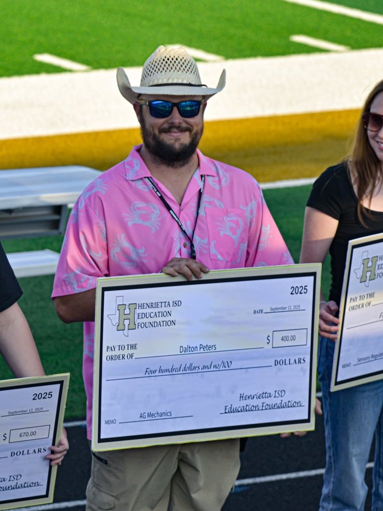 🎉 Celebrating Education at HISD! 🎉

At the Sept. 12th Bearcat football game, the HISD Education Foundation awarded over $9,000 in teacher grants! 🍎✨ These grants will be used directly in classrooms to support innovative learning opportunities for students.
