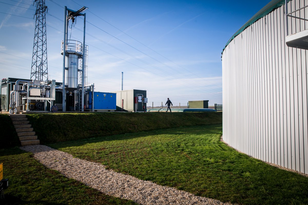 En France, la filière CO₂ s’accélère : captage et stockage pour l’industrie, valorisation biogénique issue de la méthanisation et de la biomasse pour de nouveaux usages. Un marché en structuration clé pour la neutralité carbone. En savoir plus ➡️ justdecarb.grdf.fr/veille-technol…