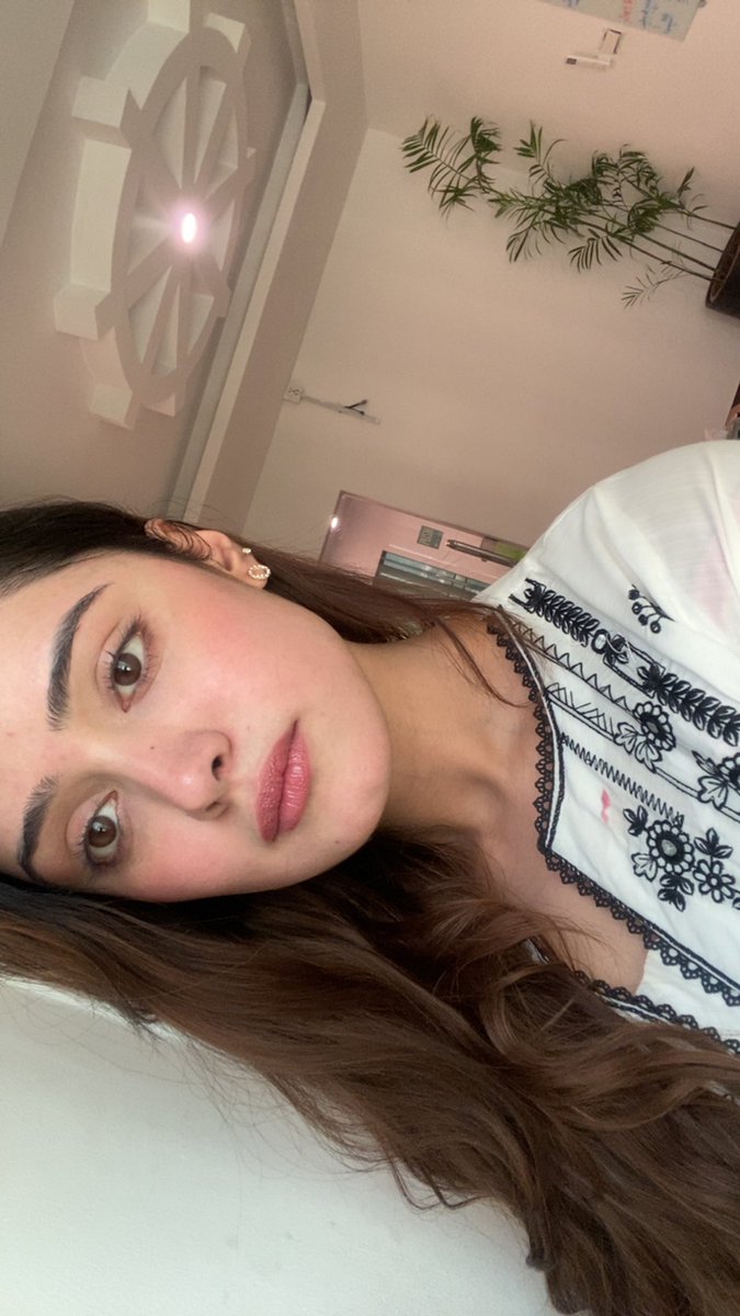 Nostalgicc_A's tweet photo. Skin glowing today. Pls say MashaAllah, nazar na laga deina 🥲 https://t.co/wuBx1bAhOB