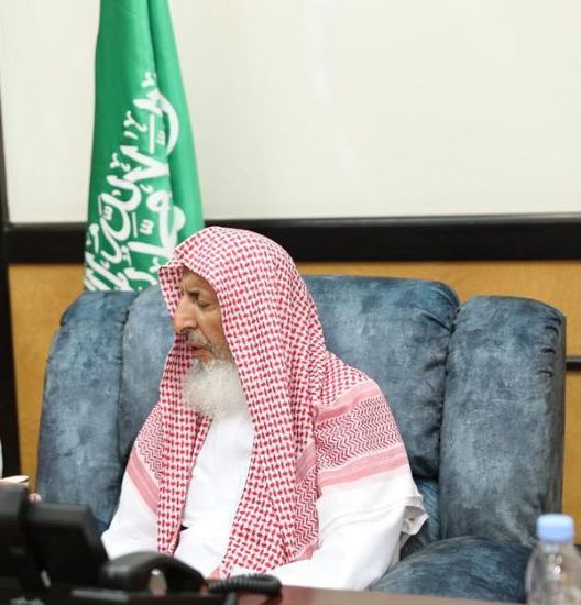Altubaishii's tweet photo. إنا لله وإنا إليه راجعون. 
رحم الله سماحة الشيخ عبدالعزيز آل الشيخ، المفتي العام للمملكة، وتغمده بواسع فضله ورحمته، وأسكنه فسيح جناته، وجزاه خير الجزاء عمّا قدّم لدينه ووطنه والإسلام والمسلمين https://t.co/4zfDtIwwol
