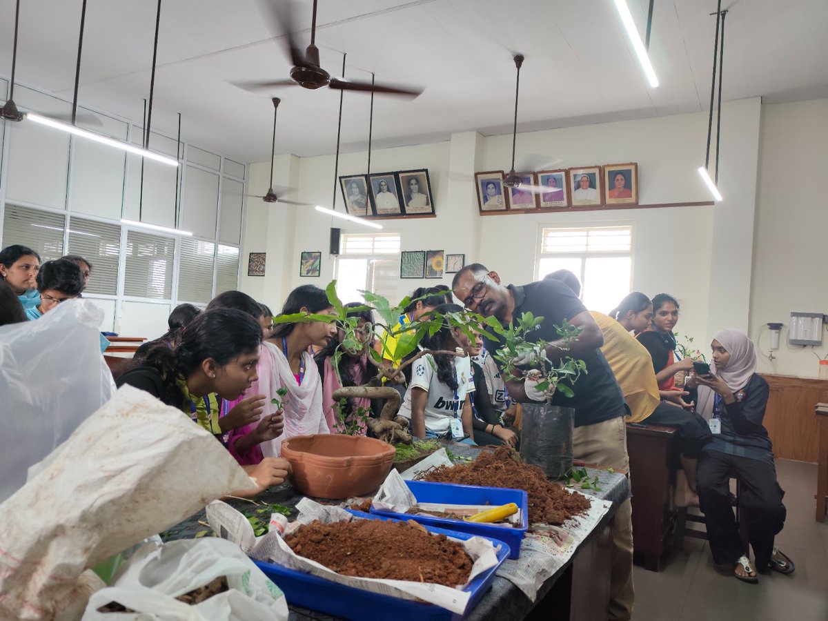 VimalaCollege's tweet photo. IIC in association with Department of Botany organized a  Workshop on the Art of bonsai: Shaping natures beauty on 2025 August 23 https://t.co/v52GteabST