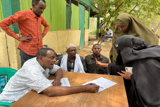 RRDO2022's tweet photo. @RRDO in partnership with @Acted  and funding from @echo, is delivering MPCA to 701 HHs + 200 referrals across Dagahaley, Ifo, Ifo 2 &amp; Hagadera in Dadaab. Supporting vulnerable refugees with mobile cash to meet basic needs with dignity.
#RRDO #MPCA #Dadaab #CashAssistance https://t.co/DpWD8SXboE