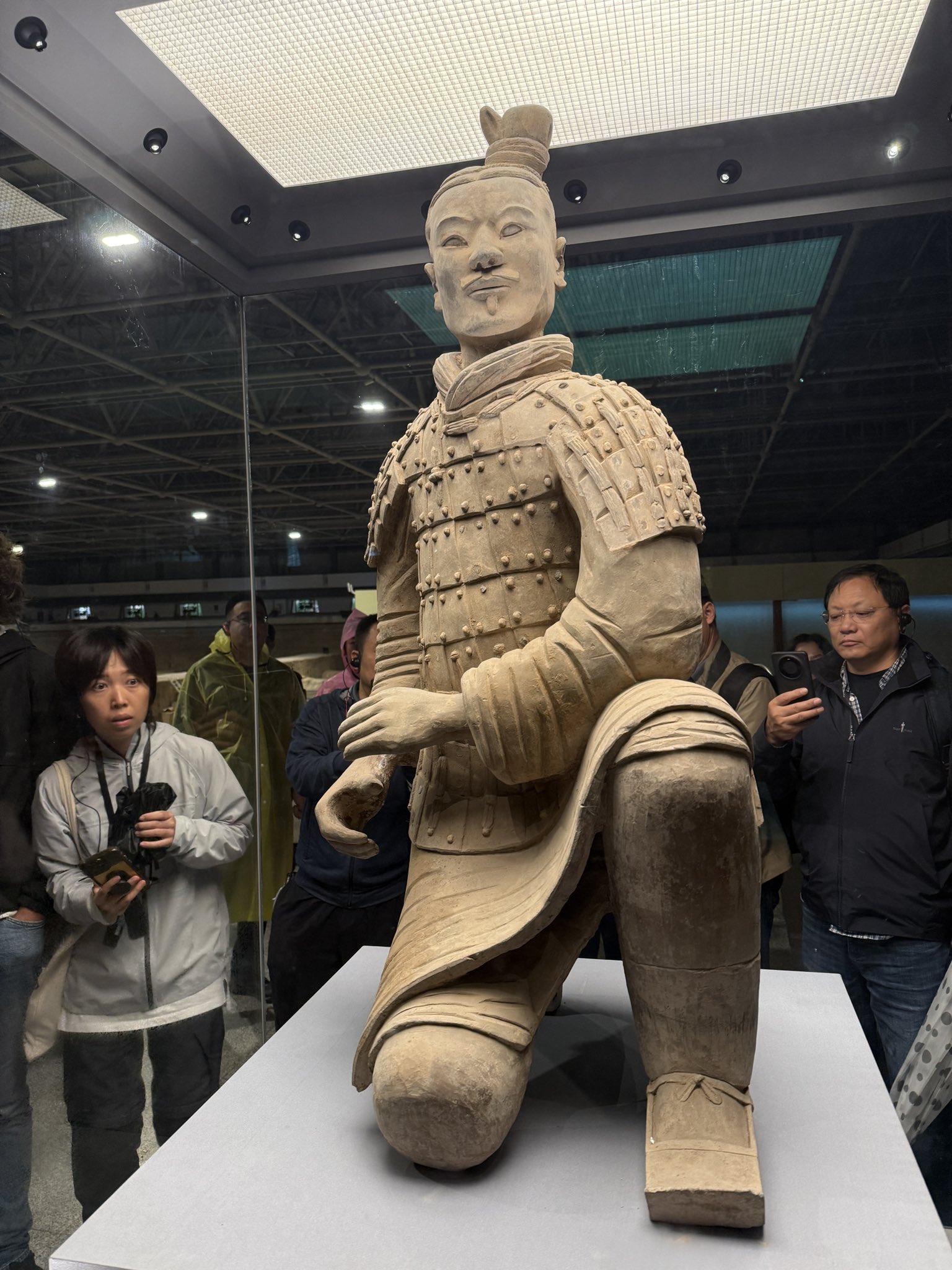 始皇帝 - البحث / X